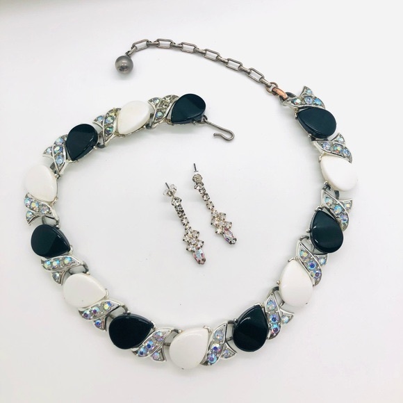 Vintage Thermoset Necklace & Rhinestone Earrings - Picture 1 of 15